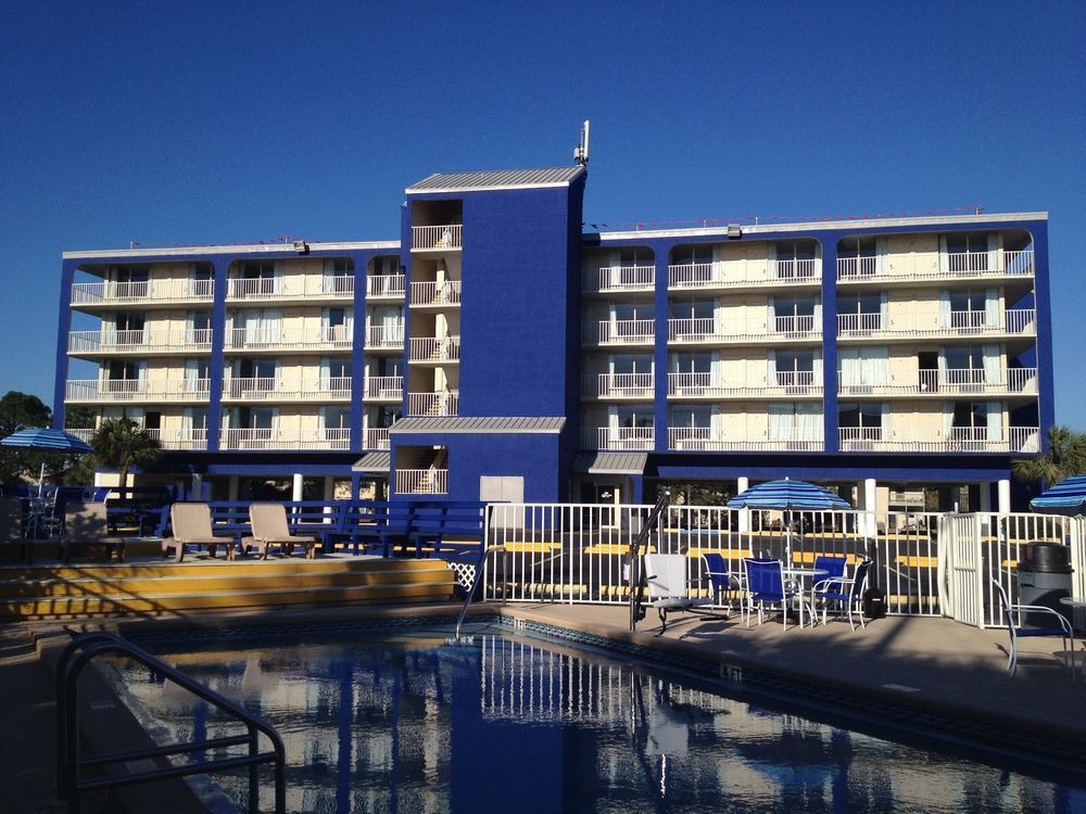 Baymont By Wyndham Panama City Beach Hotel Exterior photo